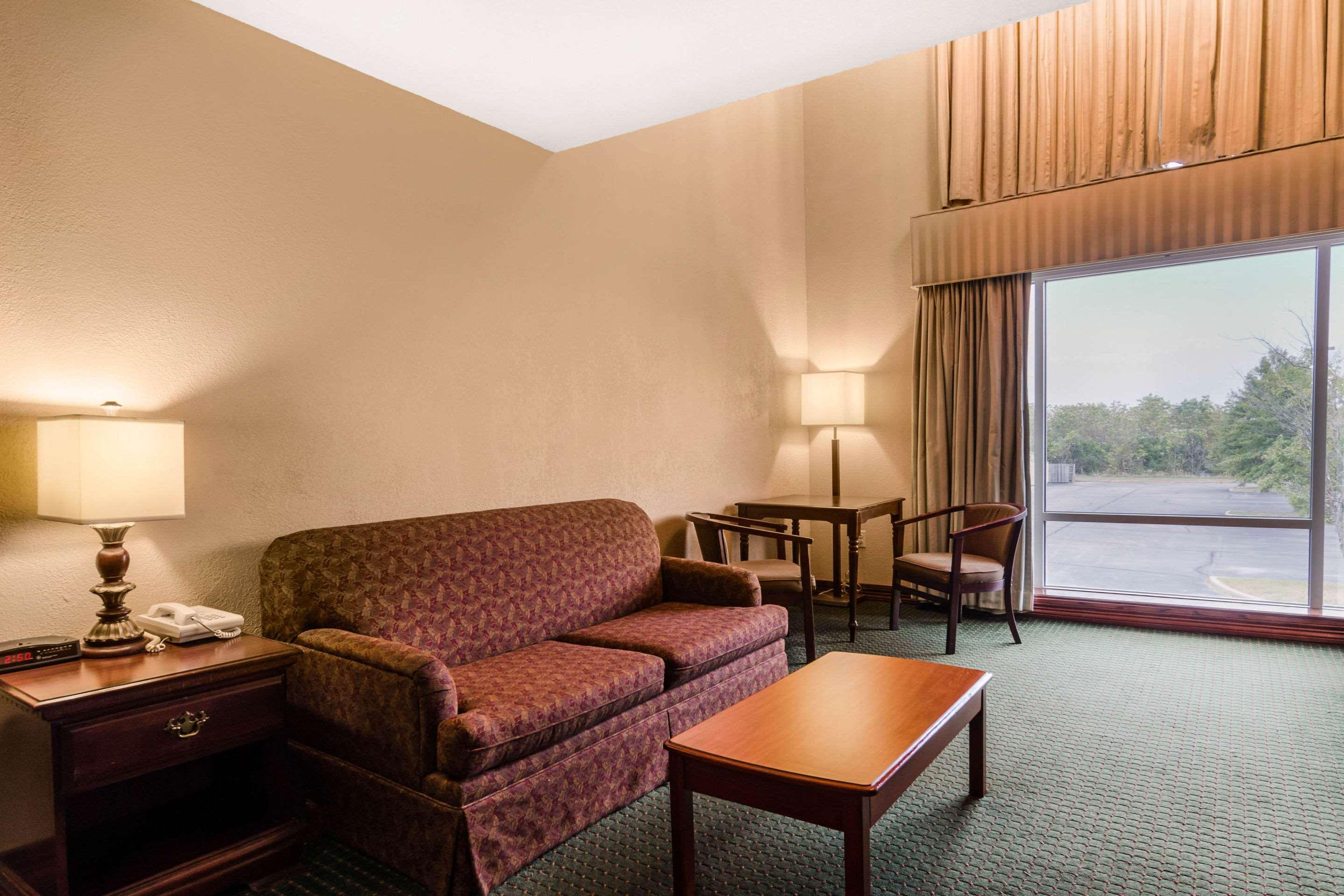 Quality Inn & Suites Cartago Exterior foto